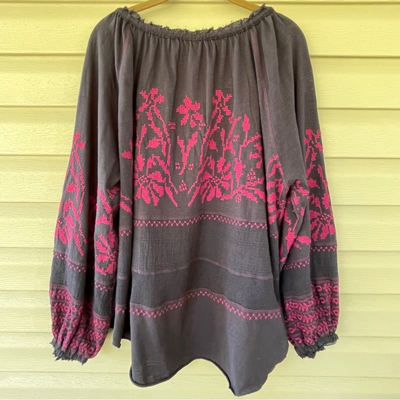 Free People Persuasion Embroidered Dark Navy Boho Top Size S NWT - Picture 3 of 10